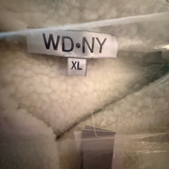 WD.NY Women's Beige and Ivory Faux Shearling Vest NWT XL - Picture 3 of 9